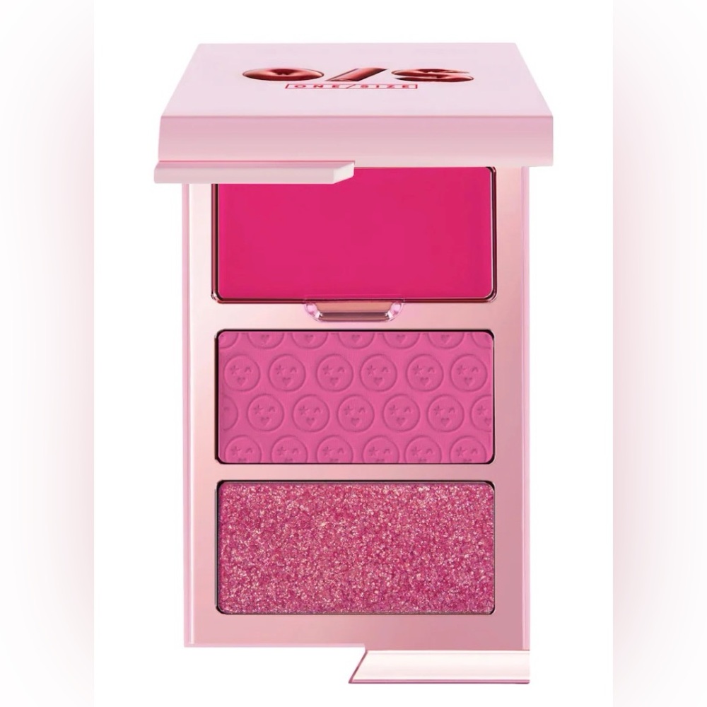 One/size cheek clapper 3D blush trio NWT